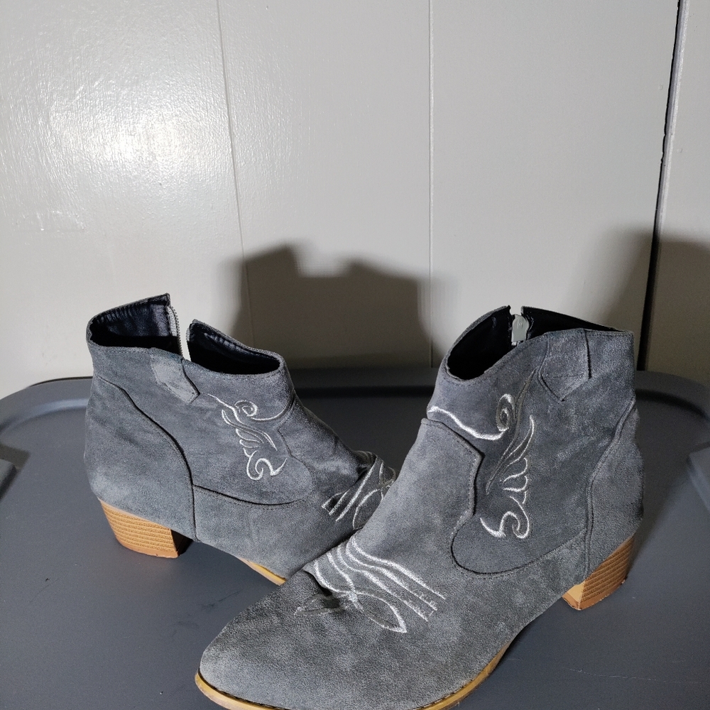 Ankle boots